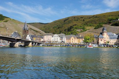 Bir Bernkastel-Kues, Moselle Bridge ile