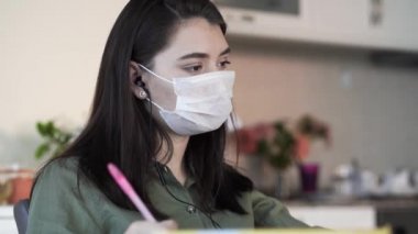 Coronavirus uzaktan eğitim konseptini karantinaya aldı.