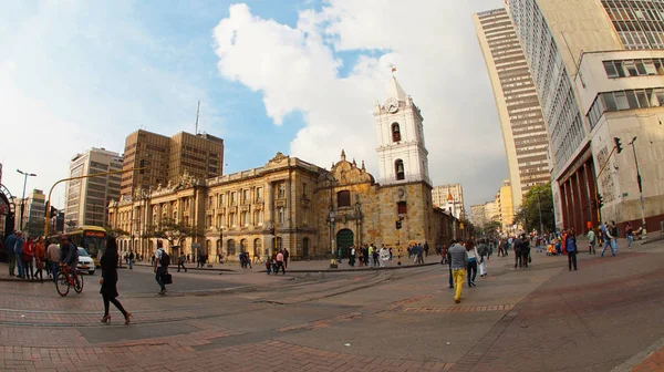 Bogotá, Cundinamarca / Colômbia - 19 de janeiro de 2016: Atividade diária na Candelária, no centro da cidade de Bogotá — Fotografia de Stock