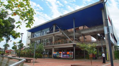 Puerto Francisco de Orellana, Orellana / Ekvator - 7 Haziran 2016: Arkeoloji Müzesi Kültür Merkezi Orellana (Macco) binanın görünümünü Waterfront şehrin kokain