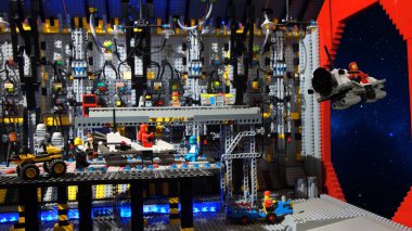 Quito, Pichincha / Ekvator - 9 Ocak 2016: kalkış keşif uzay aracı galaksiler arası geminin içine. Lego blokları ile inşa modeli