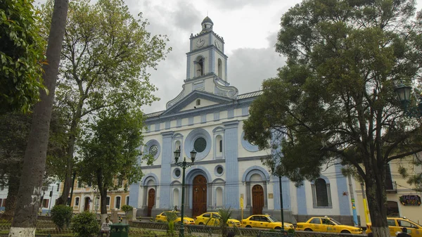 Cayambe Pichincha Ecuador 2020 Február Emberek Sétálnak Cayambe Matriz Templom — Stock Fotó