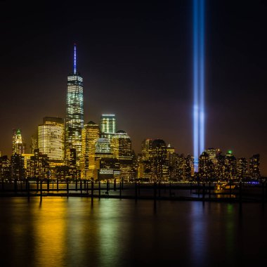 New Jersey 'den New York şehri manzarası - Özgürlük Kulesi de dahil