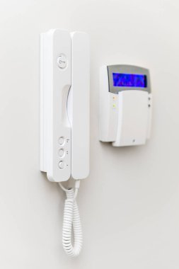 Mavi ekranlı güvenlik sistemi paneli