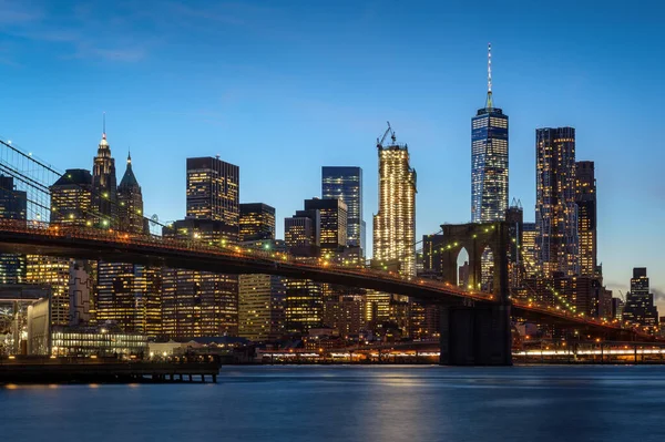 Illuminé Lower Manhattan Avec Brooklyn Bridge New York États Unis — Photo