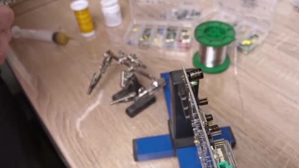 Close Process Desoldering Computer Board Workflow Workshop Master Work — Stock Video