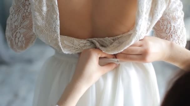 Robe de mariée dos ouvert. Beaux-arts — Video