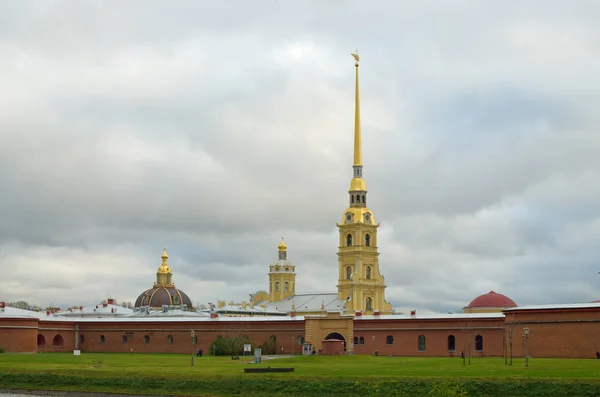 View of the Peter and Paul fortress. — Stock Photo, Image