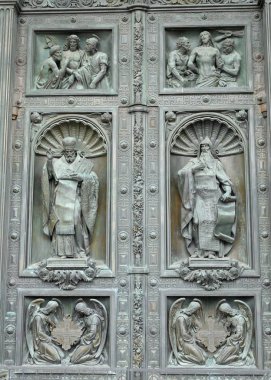 İncil'den karakter bas-reliefs.