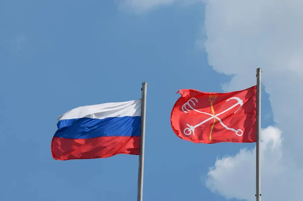 The flag of Russia and flag of St. Petersburg. — Stock Photo, Image