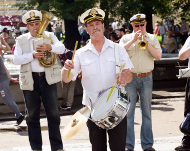 Bir şehir sokak müzisyenler.