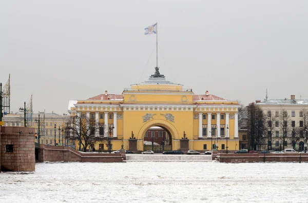 Amiralitetet i St. Petersburg. — Stockfoto