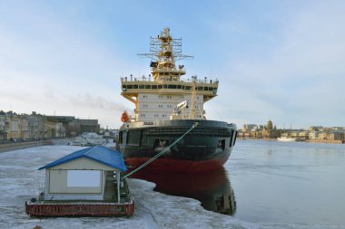 Büyük nükleer güçle Buzkıran.