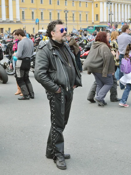 Entusiaster av rörelsen av cyklister. — Stockfoto