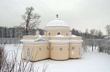 Parkta tarihi mimarisi.