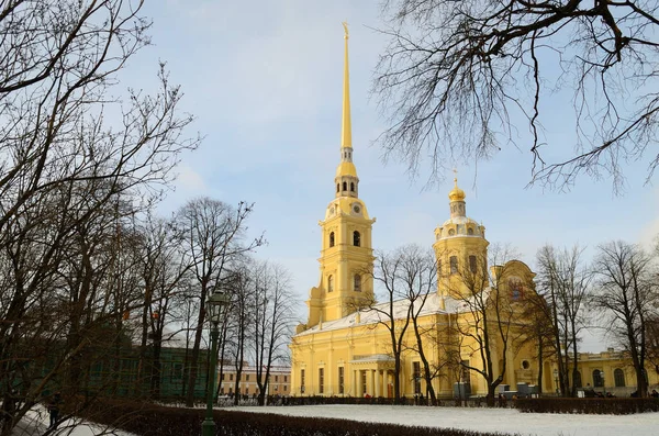 The famous Peter and Paul fortress. — Stock Photo, Image