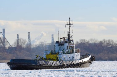 Tekne liman iş için.