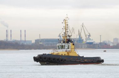 Tekne liman iş için.