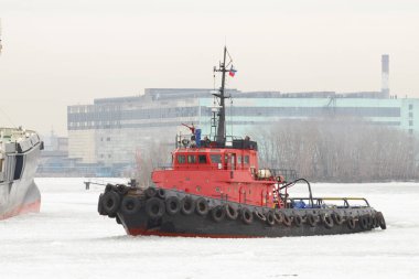 Tekne liman iş için.