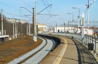 Dur yolcu demiryolu için.