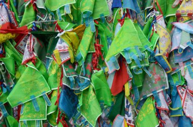 Kutsal dua kelime ile küçük parçalar.