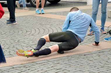 Sporcular maratondan sonra rahatla .