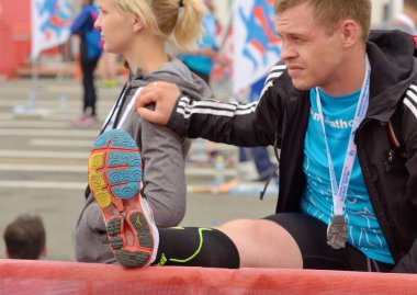 Sporcular maratondan sonra rahatla .