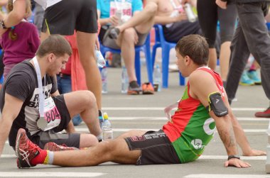 Sporcular maratondan sonra rahatla .