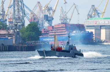 Geçit töreni St. Petersburg donanmada.