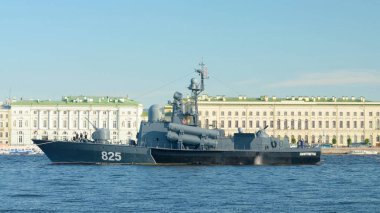 Geçit töreni St. Petersburg donanmada.