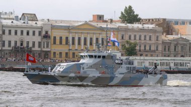 Geçit töreni St. Petersburg donanmada.