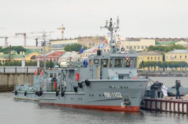 Geçit töreni St. Petersburg donanmada.