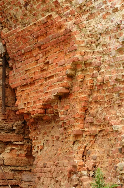 Die Ruinen der alten Gebäude. — Stockfoto