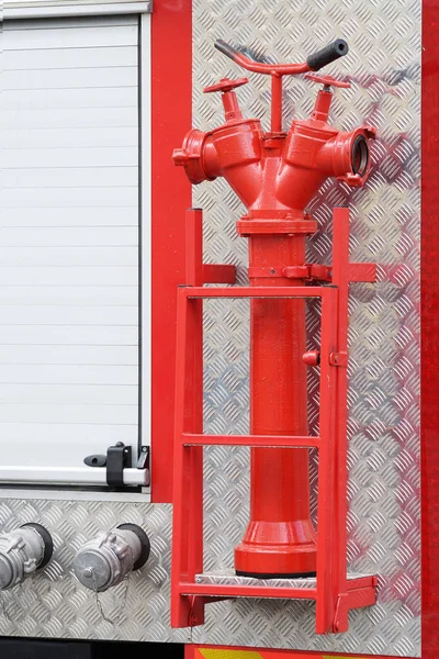 Fire hydrant - a device for sampling water. — Stock Photo, Image