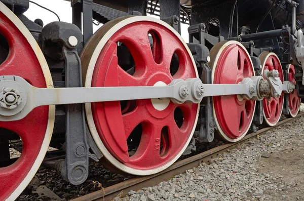 Las ruedas de hierro del tren . —  Fotos de Stock