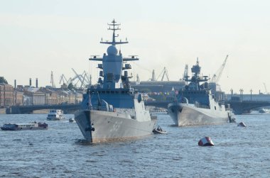Geçit töreni St. Petersburg donanmada.