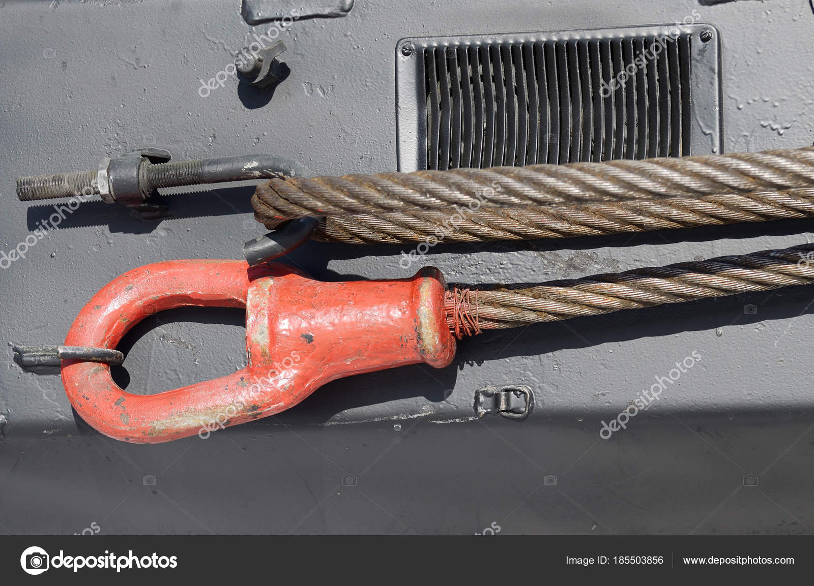 Cable for towing the car. — Stock Photo © parasunak.yandex.ru 185503856