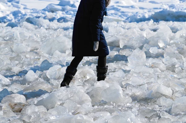 Passage difficile sur la glace . — Photo