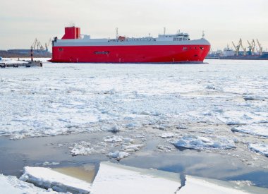 Kargo gemisi'nin bağlantı noktası.
