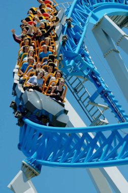 Popüler bir cazibe Rus roller coaster olduğunu.