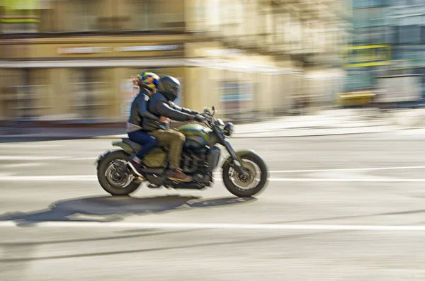 Быстрая Езда Мотоцикле Городской Улице — стоковое фото