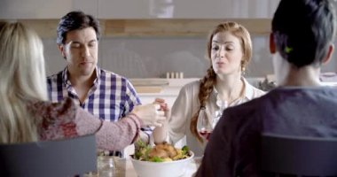 adam ve Kızıl saçlı kadın söz