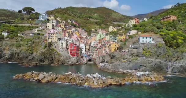 Travel landmark destination Riomaggiore — Stock Video