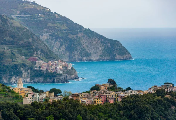 Słynny zabytkowy podróży Corniglia i Manarola — Zdjęcie stockowe