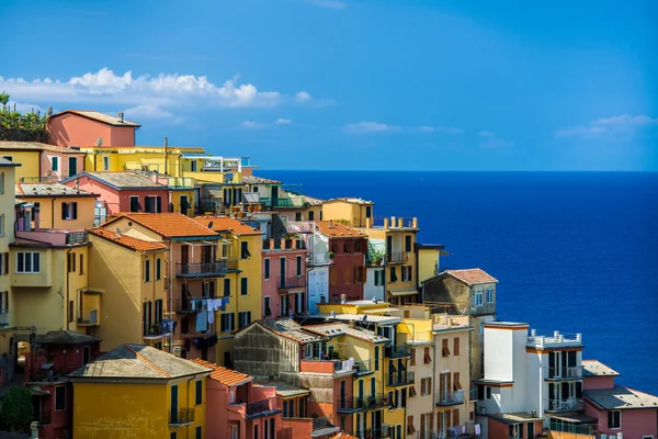 Widok na słynny podróży landmark Manarola — Zdjęcie stockowe