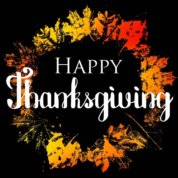 Feliz Día de Acción de Gracias con saludo de texto y hojas de otoño  . — Vector de stock