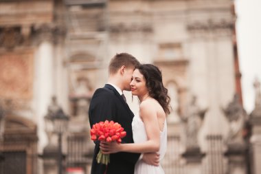 Çift düğün, gelin ve damat bir church Krakow civarındaki oteller