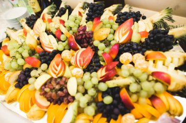 Bir büfe üzerinde pişmiş tatlı çeşitleri