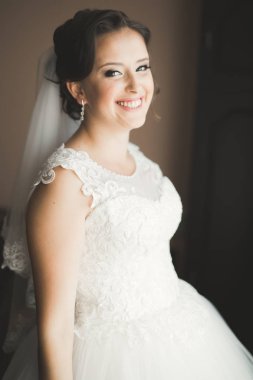 Estetik cerrahi ve makyaj malzemeleri.