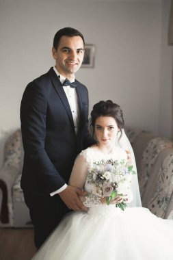 Genç ve güzel bir çiftin yakın çekimi.